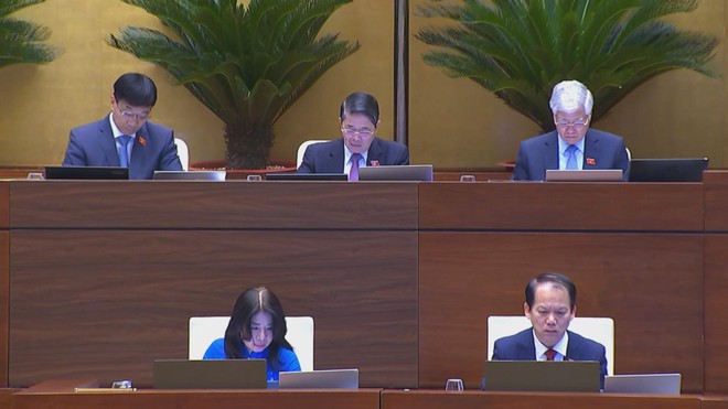 Thời sự HTV ngày 4/12/2025 | TP. Hồ Chí Minh nỗ lực đưa tiếng Anh trở thành ngôn ngữ thứ hai trong trường học- Ảnh 5. Thời sự HTV ngày 4/12/2025 | TP. Hồ Chí Minh nỗ lực đưa tiếng Anh trở thành ngôn ngữ thứ hai trong trường học- Ảnh 5.