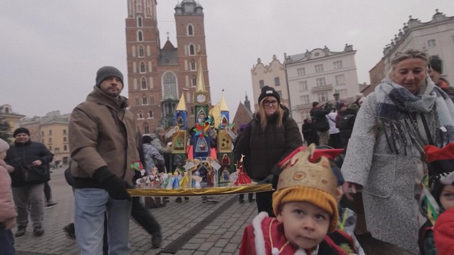 Sôi nổi cuộc thi thiết kế hang đá mừng Giáng sinh tại Ba Lan - Ảnh 2.