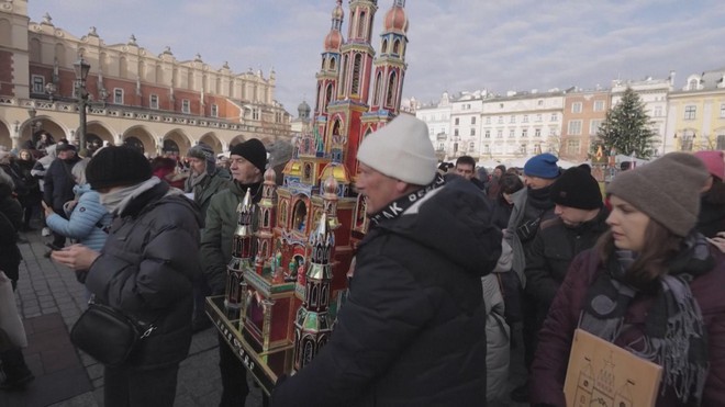 Sôi nổi cuộc thi thiết kế hang đá mừng Giáng sinh tại Ba Lan - Ảnh 3.