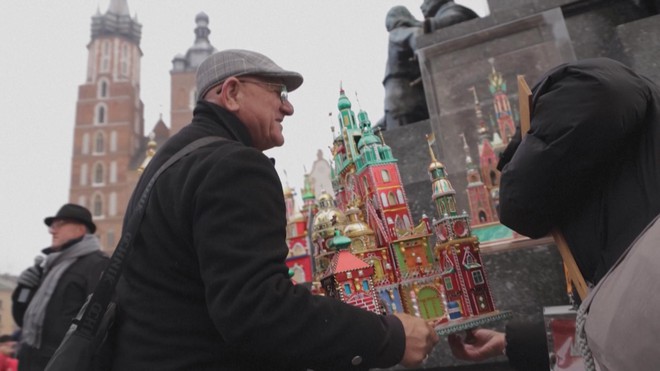 Sôi nổi cuộc thi thiết kế hang đá mừng Giáng sinh tại Ba Lan - Ảnh 1.