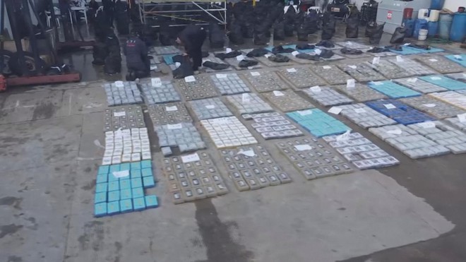 Hải quân Colombia bắt 4,5 tấn cocaine ngoài khơi Caribe - Ảnh 2.