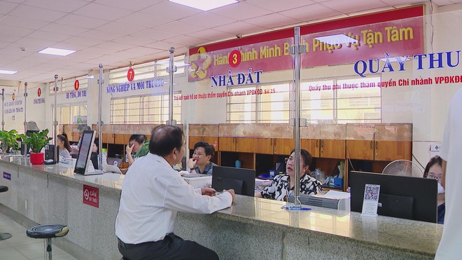 Thời sự HTV ngày 5/12/2025 | Gỡ điểm "nghẽn" để chính quyền 2 cấp vận hành hiệu quả - Ảnh 3.