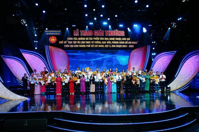 Ấn tượng Lễ trao giải về học tập và làm theo tư tưởng, đạo đức, phong cách Hồ Chí Minh - Ảnh 8.