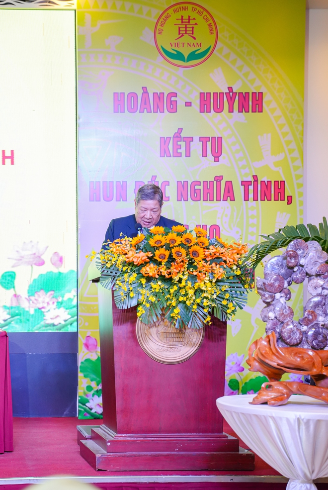 Đại hội dòng họ Hoàng - Huỳnh: “Kết tự - hun đúc nghĩa tình - tộc họ vạn đại vinh” - Ảnh 4.