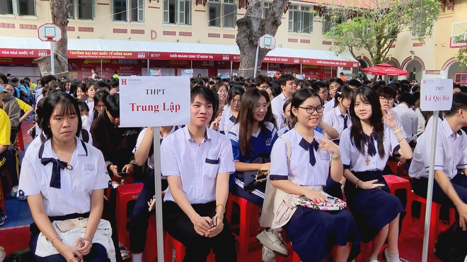 Hơn 12.000 học sinh TP. Hồ Chí Minh tham gia Ngày hội khởi nghiệp dành cho học sinh, học viên- Ảnh 4. Hơn 12.000 học sinh TP. Hồ Chí Minh tham gia Ngày hội khởi nghiệp dành cho học sinh, học viên- Ảnh 4.