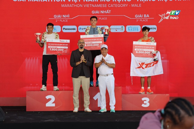 Sôi động Giải Marathon quốc tế TP. Hồ Chí Minh Techcombank - Ảnh 3.