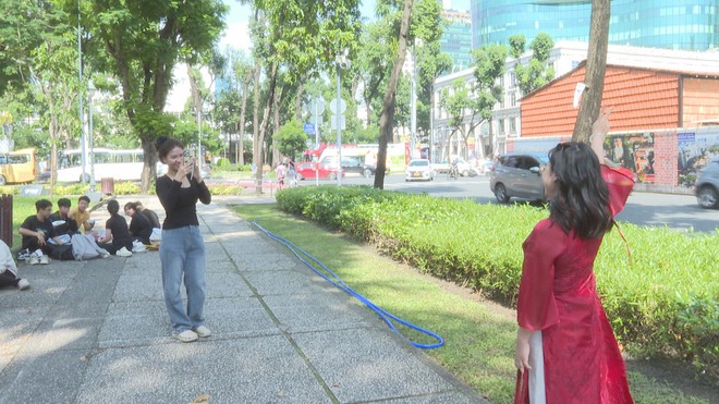 Xu hướng tiêu dùng mới ở TP. Hồ Chí Minh: Các bạn trẻ chi trả cho cảm xúc và bản sắc cá nhân- Ảnh 1. Xu hướng tiêu dùng mới ở TP. Hồ Chí Minh: Các bạn trẻ chi trả cho cảm xúc và bản sắc cá nhân- Ảnh 1.