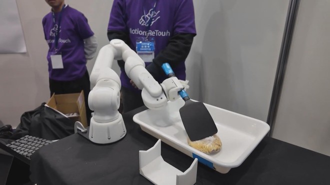 A.I hiện thân lên ngôi ở Triển lãm Robot iREX (Nhật Bản) - Ảnh 3.
