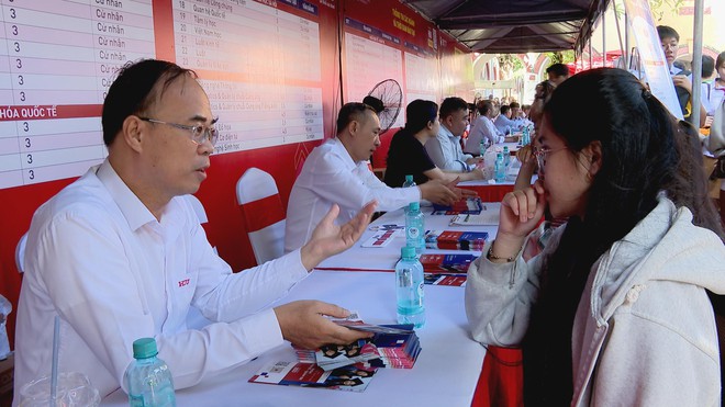 Hơn 12.000 học sinh TP. Hồ Chí Minh tham gia Ngày hội khởi nghiệp dành cho học sinh, học viên- Ảnh 5. Hơn 12.000 học sinh TP. Hồ Chí Minh tham gia Ngày hội khởi nghiệp dành cho học sinh, học viên- Ảnh 5.