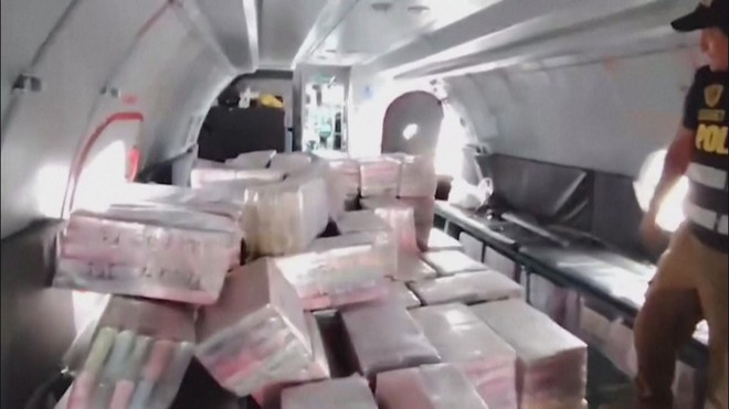 Peru thu giữ hơn 3 tấn cocain giấu trong lô hàng chuối xuất khẩu - Ảnh 2.