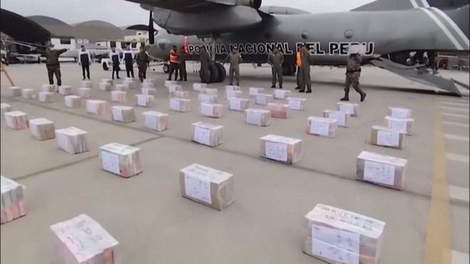 Peru thu giữ hơn 3 tấn cocain giấu trong lô hàng chuối xuất khẩu - Ảnh 1.