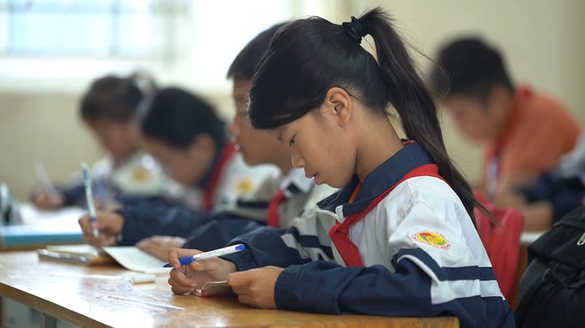 Quỳnh Anh chênh vênh khi cha mẹ bệnh tật, chị nghỉ học, cả nhà sống nhờ ông bà - Ảnh 2.