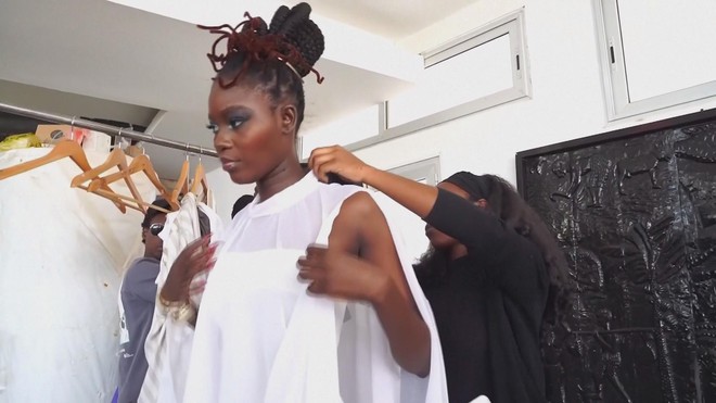 Dakar Fashion week 2025: Biển cả là sân khấu - Ảnh 4.