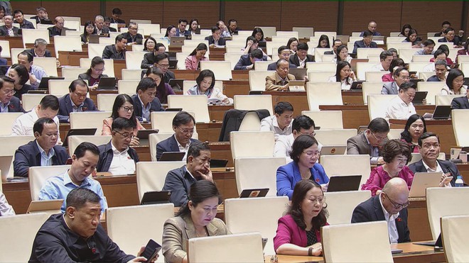 Thời sự trưa HTV ngày 8/12/2025 I Trình Quốc hội sửa Luật Thuế giá trị gia tăng - Ảnh 2.