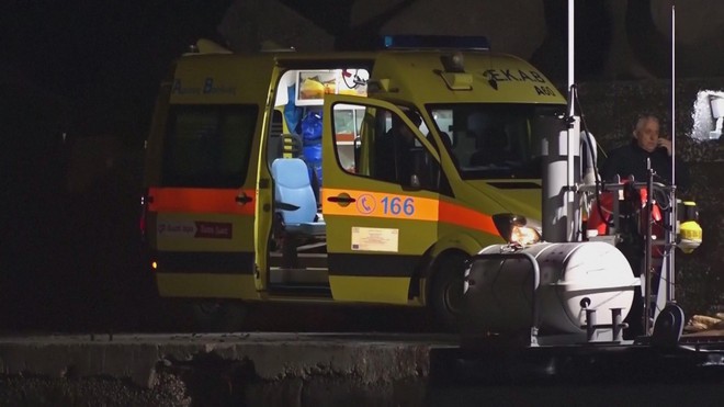 Lật thuyền ở ngoài khơi Hy Lạp, ít nhất 18 người thiệt mạng - Ảnh 5.