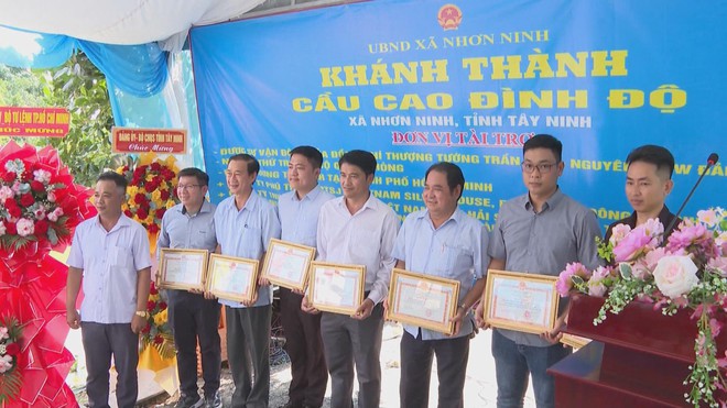 Tây Ninh khánh thành cầu Cao Đình Độ, mở lối giao thương cho người dân - Ảnh 5.