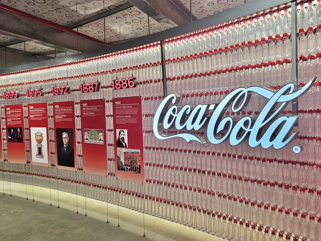 Coca-Cola Việt Nam lập kỷ lục với tác phẩm nghệ thuật rPET lớn nhất Việt Nam - Ảnh 2.