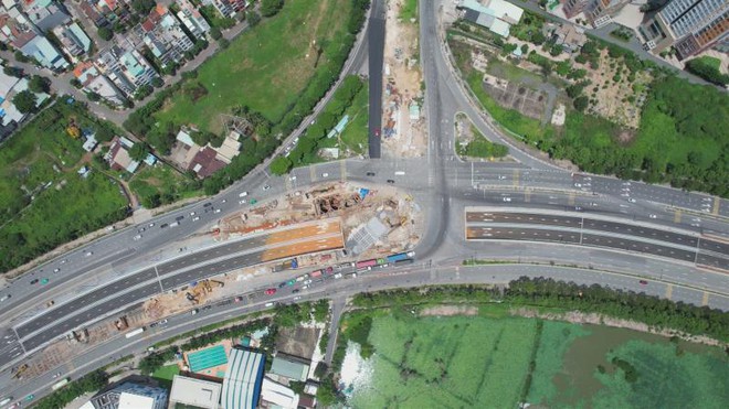 TP.HCM: Chính thức thông xe hầm chui HC1-01, dự án xây dựng nút giao thông An Phú - Ảnh 1.