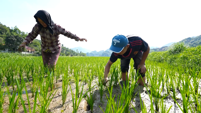 Nỗi nhớ nghẹn ngào: Lành Duy Quang gọi điện cho người cha đã mất - Mái ấm gia đình Việt - Ảnh 5.