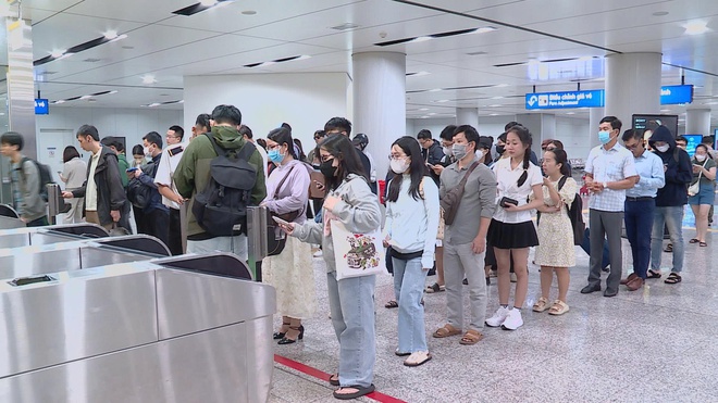 Giảm áp lực di chuyển: TP.HCM mới tăng cường phương tiện đưa đón cán bộ, nhân viên và người lao động - Ảnh 4.