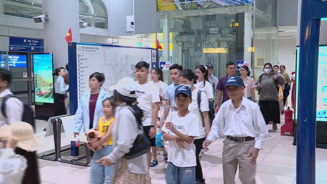 Giảm áp lực di chuyển: TP.HCM mới tăng cường phương tiện đưa đón cán bộ, nhân viên và người lao động - Ảnh 7.