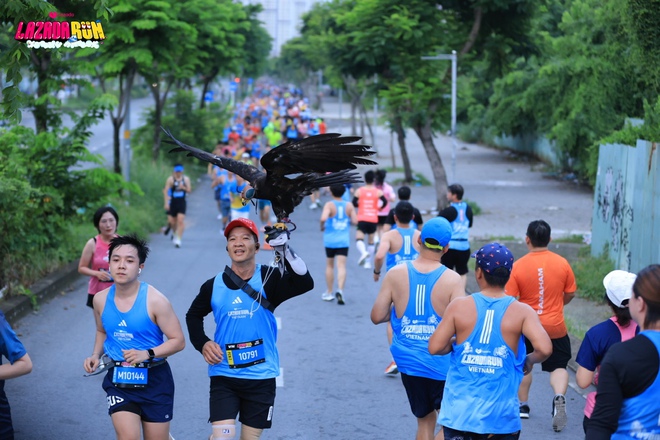 NewZround: Chạy cùng...chim tại giải chạy Lazadarun 2025 - Ảnh 6.