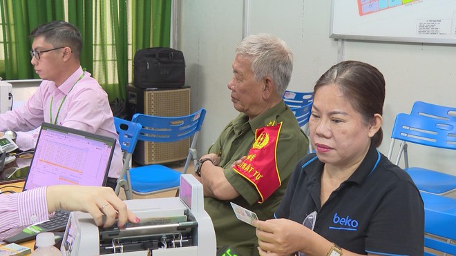 Ngân hàng Chính sách xã hội vững bước đồng hành cùng người dân TP.HCM mới - Ảnh 5.