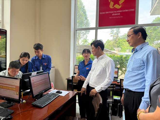 HĐND TP.HCM khảo sát tình hình tổ chức, hoạt động tại xã Nhà Bè - Ảnh 1.