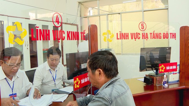 Dấu ấn lịch sử trong ngày khởi đầu của phường Đức Nhuận mới: Chào đón công dân mới đầu tiên - Ảnh 5.