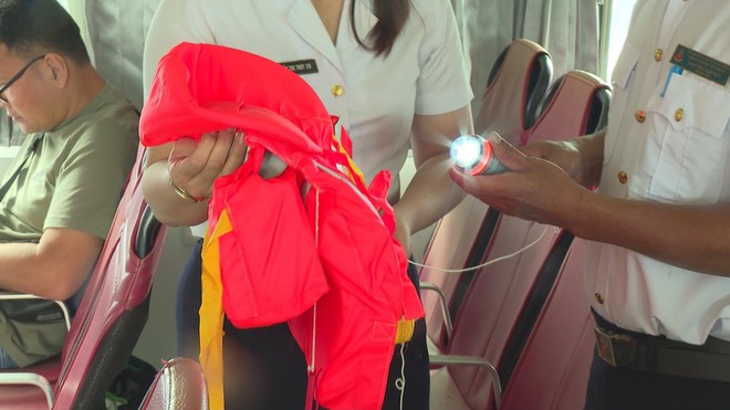 TP.HCM tăng cường kiểm tra an toàn giao thông đường thủy mùa mưa bão - Ảnh 3.