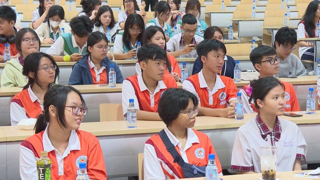 Bài giảng đại chúng "Nghề nào là nghề mang lại hạnh phúc nhất trên thế giới?" - Ảnh 3.