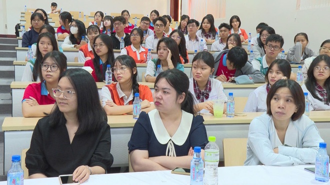 Bài giảng đại chúng "Nghề nào là nghề mang lại hạnh phúc nhất trên thế giới?" - Ảnh 5.