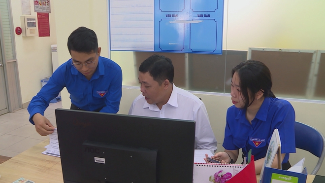 Sức trẻ góp sức hỗ trợ giải quyết hồ sơ, thủ tục hành chính - Ảnh 4.