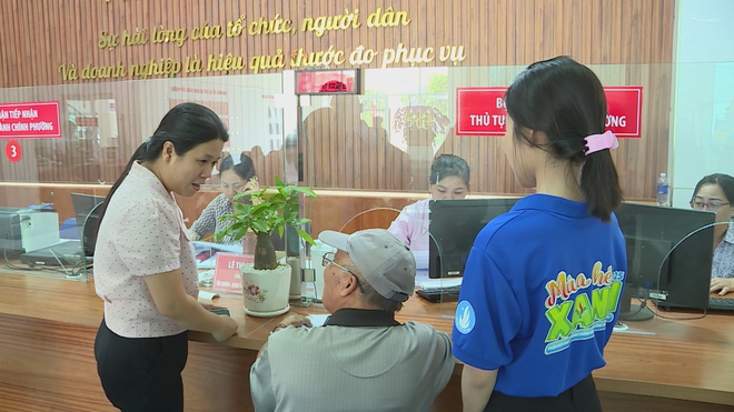 Sức trẻ góp sức hỗ trợ giải quyết hồ sơ, thủ tục hành chính - Ảnh 5.