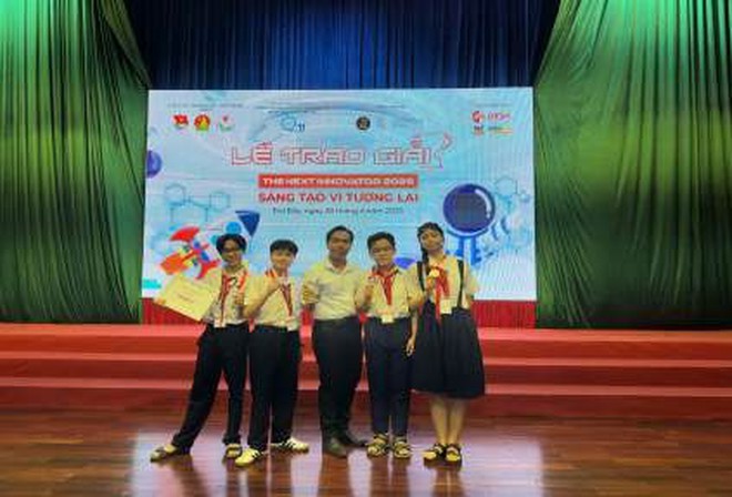 Cuộc thi "Sáng tạo vì tương lai 2025 - The Next Innovator 2025" chính thức khép lại với màn tranh tài bùng nổ của các nhà khoa học nhí. - Ảnh 9.