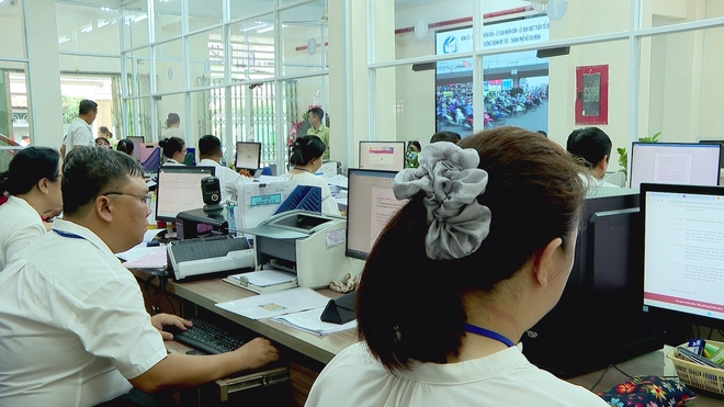 Trung tâm Phục vụ Hành chính công các phường tại TP.HCM hoạt động thông suốt, hiệu quả - Ảnh 5.