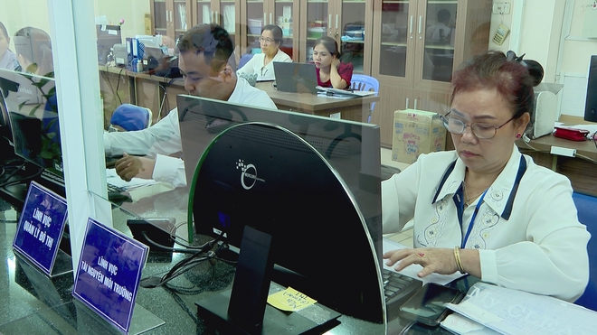 Trung tâm Phục vụ Hành chính công các phường tại TP.HCM hoạt động thông suốt, hiệu quả - Ảnh 6.