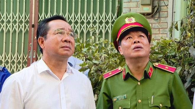 TP.HCM tổ chức hỗ trợ bước đầu cho gia đình các nạn nhân và khẩn trương điều tra vụ cháy chung cư Độc lập- Ảnh 8. TP.HCM tổ chức hỗ trợ bước đầu cho gia đình các nạn nhân và khẩn trương điều tra vụ cháy chung cư Độc lập- Ảnh 8.