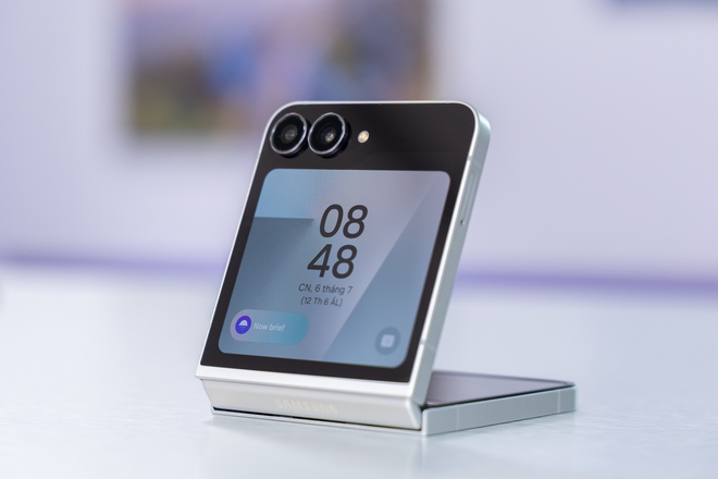 Samsung ra mắt Galaxy Z Flip7: Tối ưu thiết kế gập cùng hỗ trợ A.I. toàn diện - Ảnh 8.