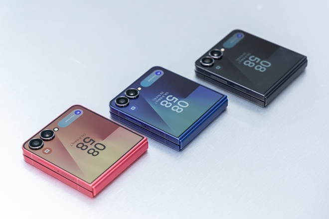 Samsung ra mắt Galaxy Z Flip7: Tối ưu thiết kế gập cùng hỗ trợ A.I. toàn diện - Ảnh 1.
