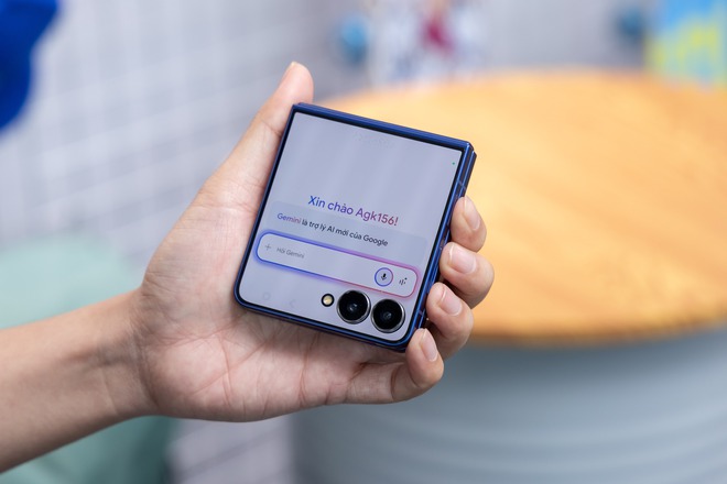 Samsung ra mắt Galaxy Z Flip7: Tối ưu thiết kế gập cùng hỗ trợ A.I. toàn diện - Ảnh 5.