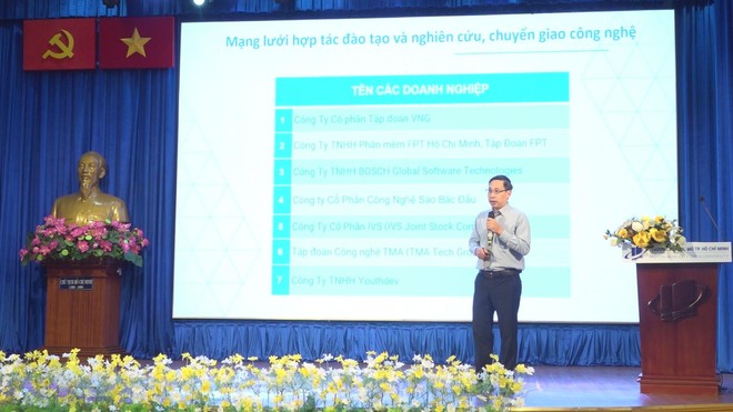 Công bố các mạng lưới Trung tâm đào tạo xuất sắc và tài năng về công nghệ 4.0- Ảnh 2. Công bố các mạng lưới Trung tâm đào tạo xuất sắc và tài năng về công nghệ 4.0- Ảnh 2.