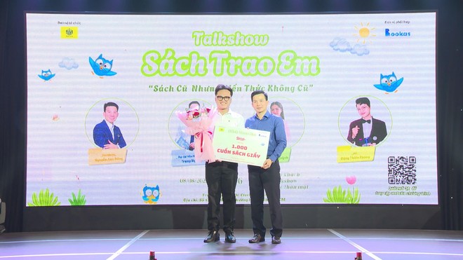 SHCT: "Sách trao em" - Lan tỏa tri thức, chắp cánh ước mơ cho trẻ em khó khăn- Ảnh 6. SHCT: "Sách trao em" - Lan tỏa tri thức, chắp cánh ước mơ cho trẻ em khó khăn- Ảnh 6.