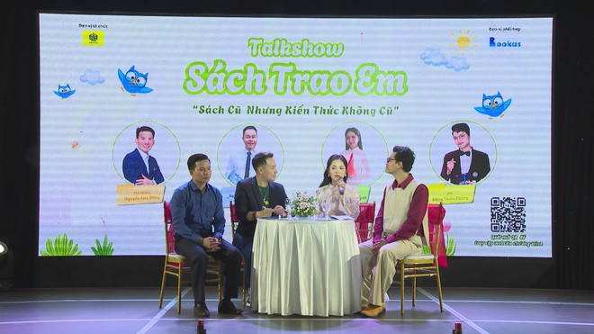 SHCT: "Sách trao em" - Lan tỏa tri thức, chắp cánh ước mơ cho trẻ em khó khăn- Ảnh 8. SHCT: "Sách trao em" - Lan tỏa tri thức, chắp cánh ước mơ cho trẻ em khó khăn- Ảnh 8.