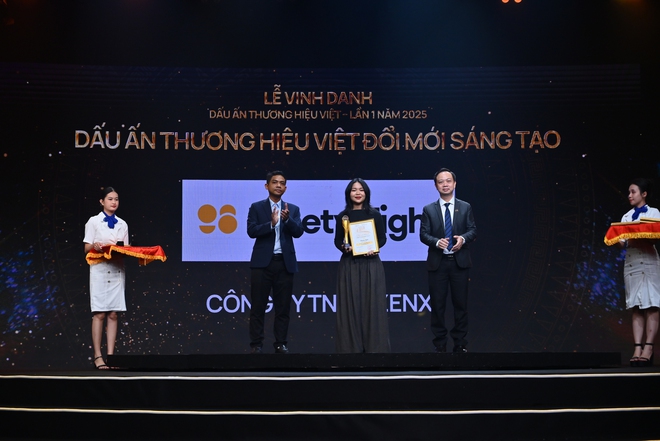 Lễ Vinh danh Dấu ấn Thương hiệu Việt 2025: Khởi trình vinh quang của doanh nghiệp Việt- Ảnh 21. Lễ Vinh danh Dấu ấn Thương hiệu Việt 2025: Khởi trình vinh quang của doanh nghiệp Việt- Ảnh 21.