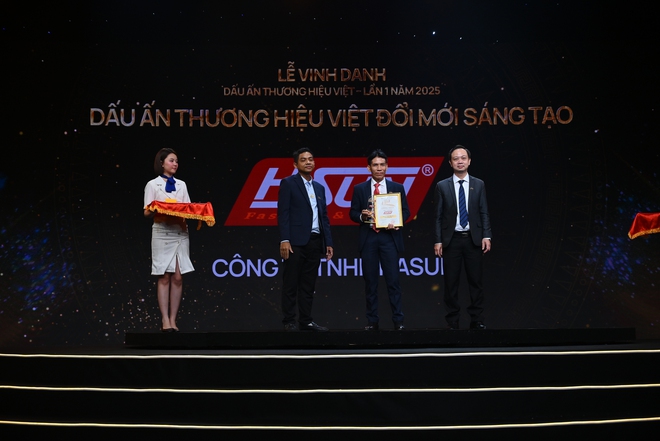 Lễ Vinh danh Dấu ấn Thương hiệu Việt 2025: Khởi trình vinh quang của doanh nghiệp Việt- Ảnh 27. Lễ Vinh danh Dấu ấn Thương hiệu Việt 2025: Khởi trình vinh quang của doanh nghiệp Việt- Ảnh 27.