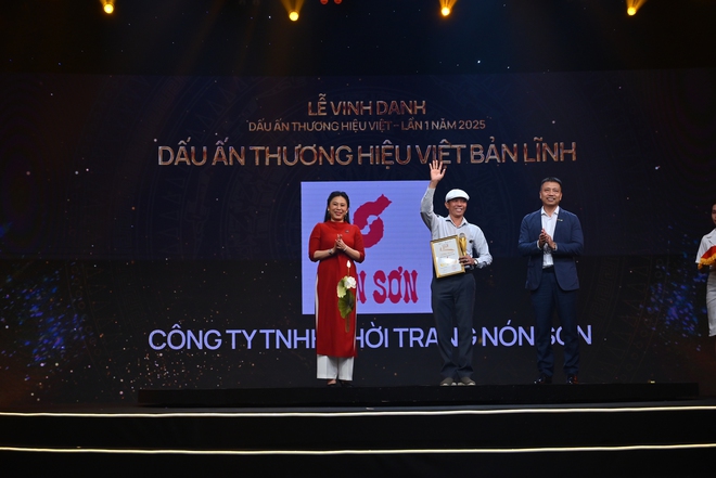 Lễ Vinh danh Dấu ấn Thương hiệu Việt 2025: Khởi trình vinh quang của doanh nghiệp Việt- Ảnh 39. Lễ Vinh danh Dấu ấn Thương hiệu Việt 2025: Khởi trình vinh quang của doanh nghiệp Việt- Ảnh 39.