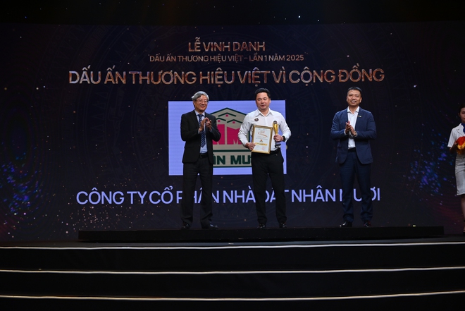 Lễ Vinh danh Dấu ấn Thương hiệu Việt 2025: Khởi trình vinh quang của doanh nghiệp Việt- Ảnh 31. Lễ Vinh danh Dấu ấn Thương hiệu Việt 2025: Khởi trình vinh quang của doanh nghiệp Việt- Ảnh 31.