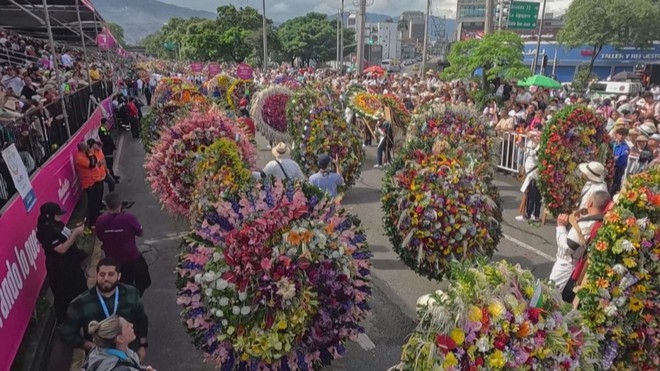 Độc đáo lễ diễu hành truyền thống trong lễ hội hoa Colombia - Ảnh 2.