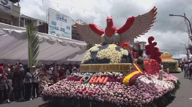 Rực rỡ lễ hội hoa quốc tế ở Indonesia - Ảnh 1.